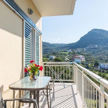 Vlassis Apartments Mesongi Bagian luar foto